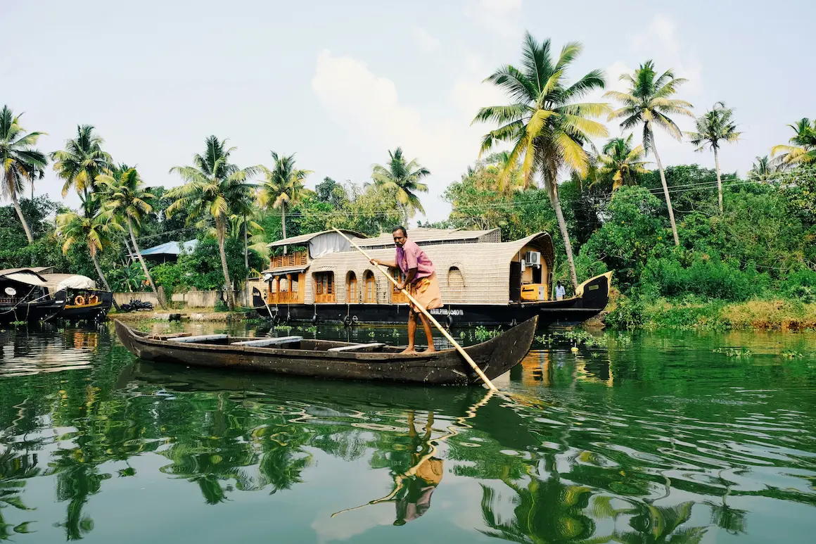 Houseboats in Alleppey, kerala are best enjoyed with kids in India