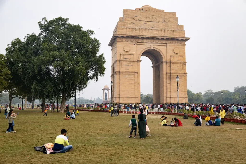 spend time on India Gate, a calming place to visit with kids, and let them space. 