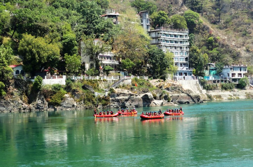 River rafting and playing on the banks of the Ganga are the best activities for kids visiting Rishikesh in India. 