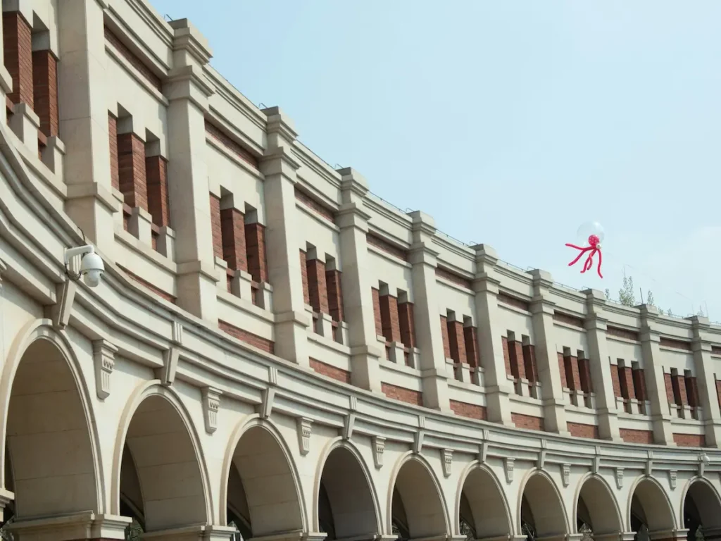 relaxed family stroll in  Tianjin’s Five Great Avenues 
