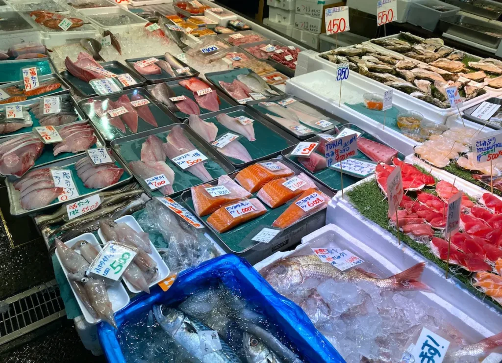  tuna auction at Toyosu Market is a fascinating spectacle