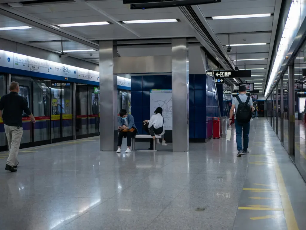 Shanghai’s metro with kids 