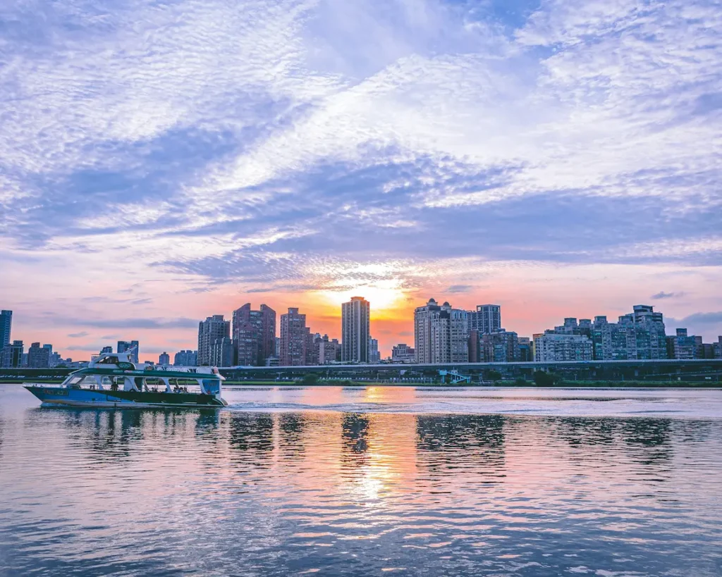 Staying near the Haihe River in Tianjin with Kids