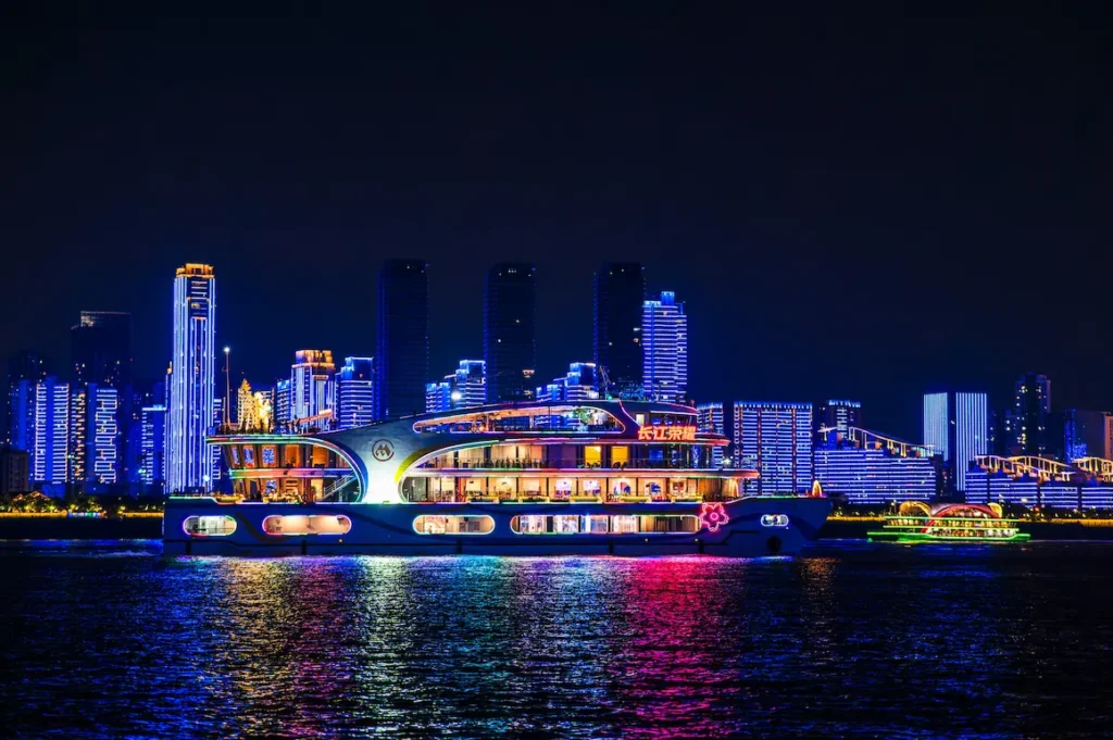 Sumida River Dinner Cruise: A 2.5-hour yakatabune boat ride in Asakus