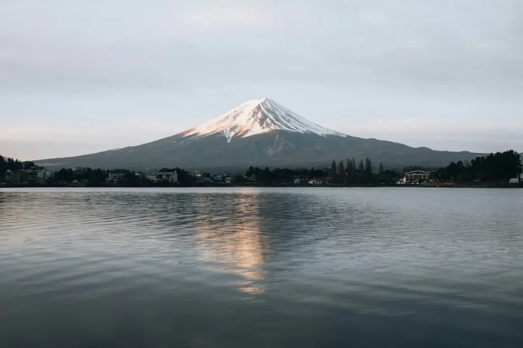 gentle Lake Kawaguchi cruise offered epic Mount Fuji views