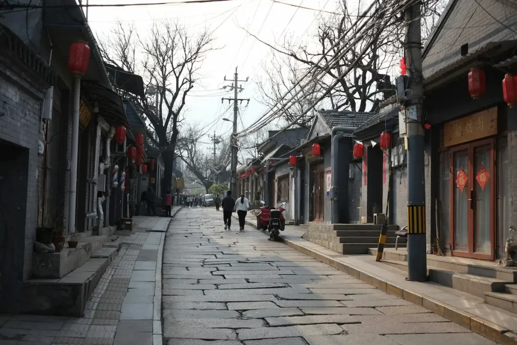 Hutongs in Beijing are the old Beijing part to know the history and culture of Chinese civilization. 