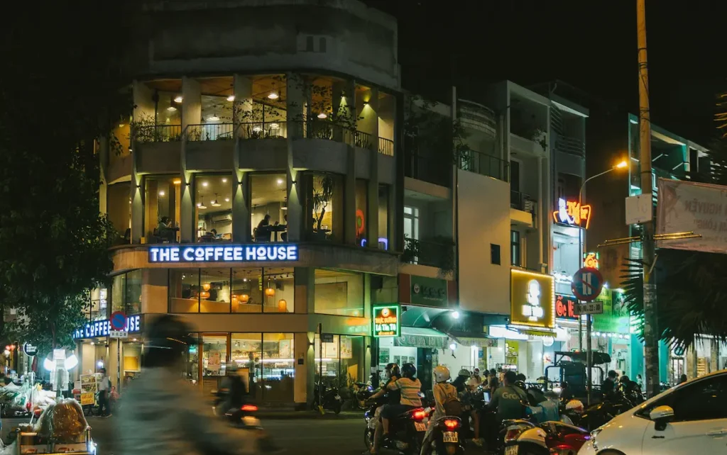 Ho Chi Minh City, the city of Vietnam that never sleeps, will amaze you with its vibes. 