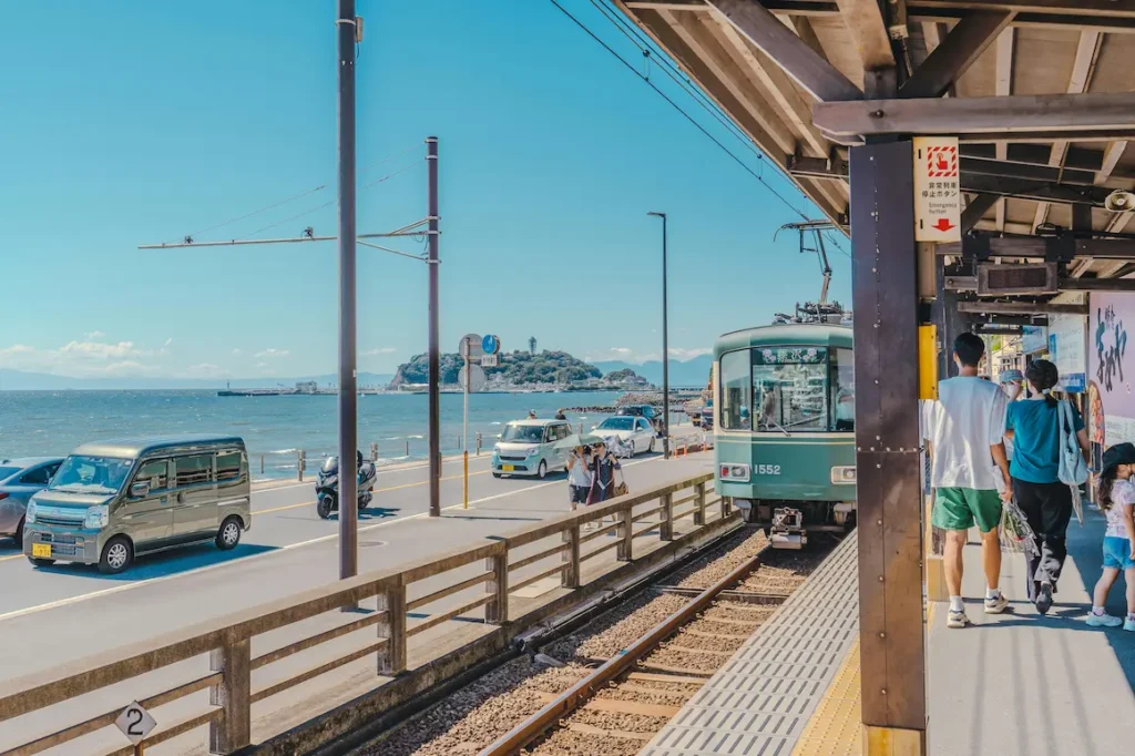 Kamakura is a compact, coastal town