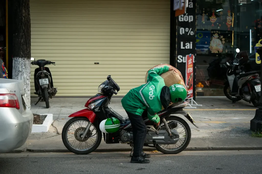  Quick rides and short motorbike trips with Grab can be fine with children if you use proper helmets