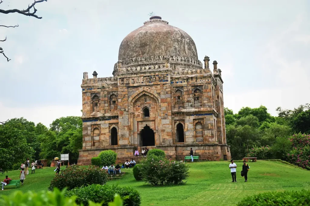 Lodhi Garden can be paired with Rajon ki Baoli