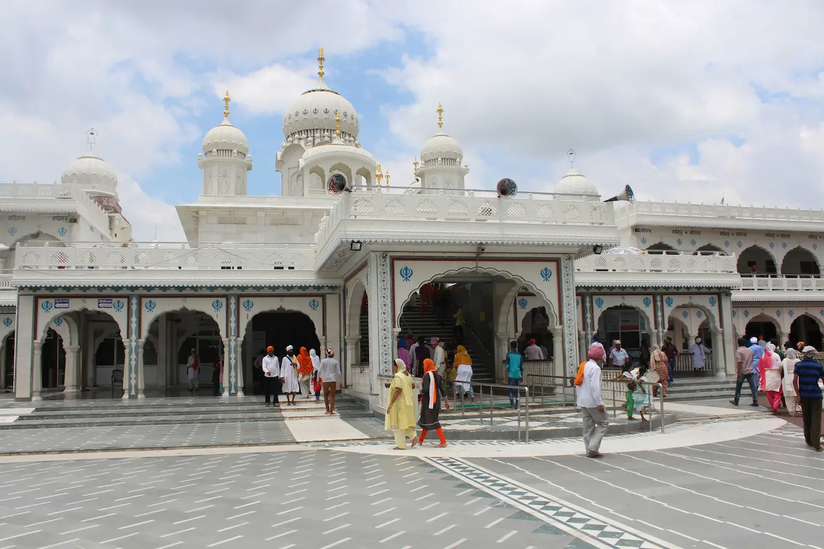 The view of Guru ka Taal Gurudwara in Agra is a must-visit, clean place with kids.