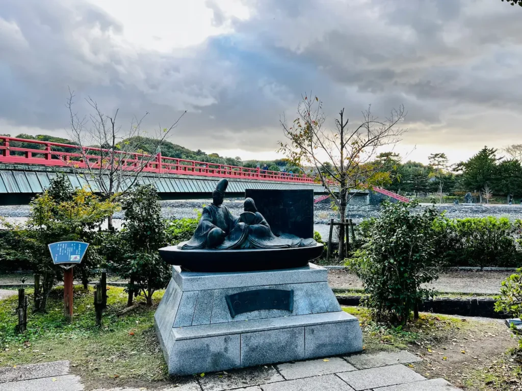 Take a gentle walk along the Uji River, perefct to enjoy the matcha and kids play time.