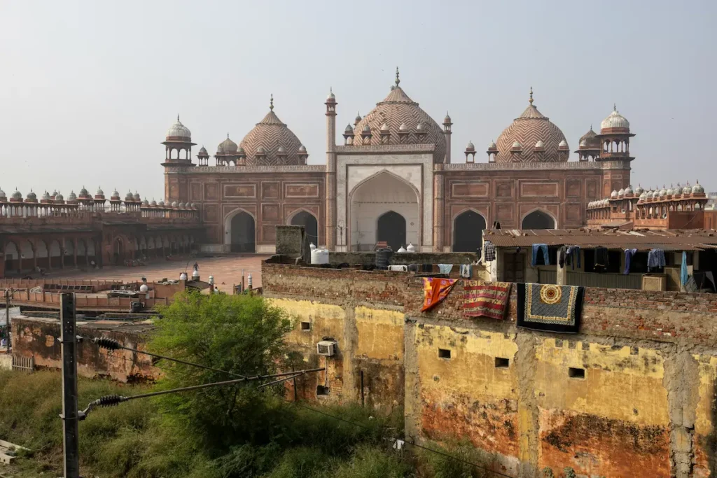 The view of Jama Masjid, Agra, is best to visit on a heritage tour of Agra with kids