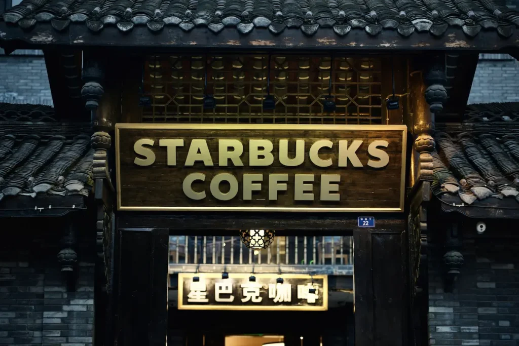 Chongqing’s business district, Jiefangbei, has cafés, international chains, and premium dining options.