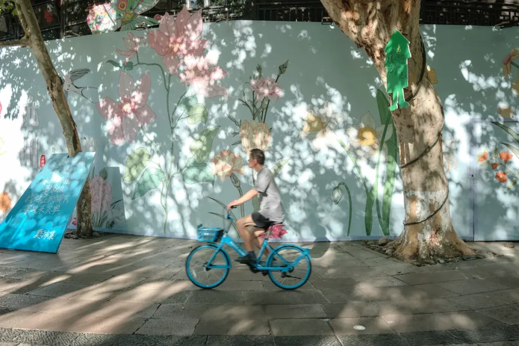 clean streets of  China show the country is really taking cleanliness seriously