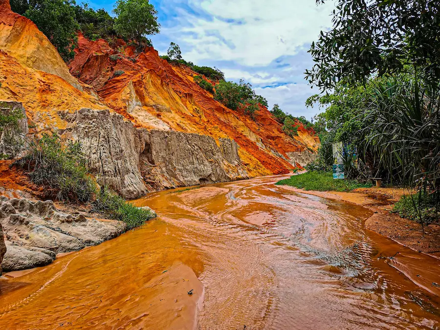 Fairy Stream Mui Ne with kids barefoot walk
