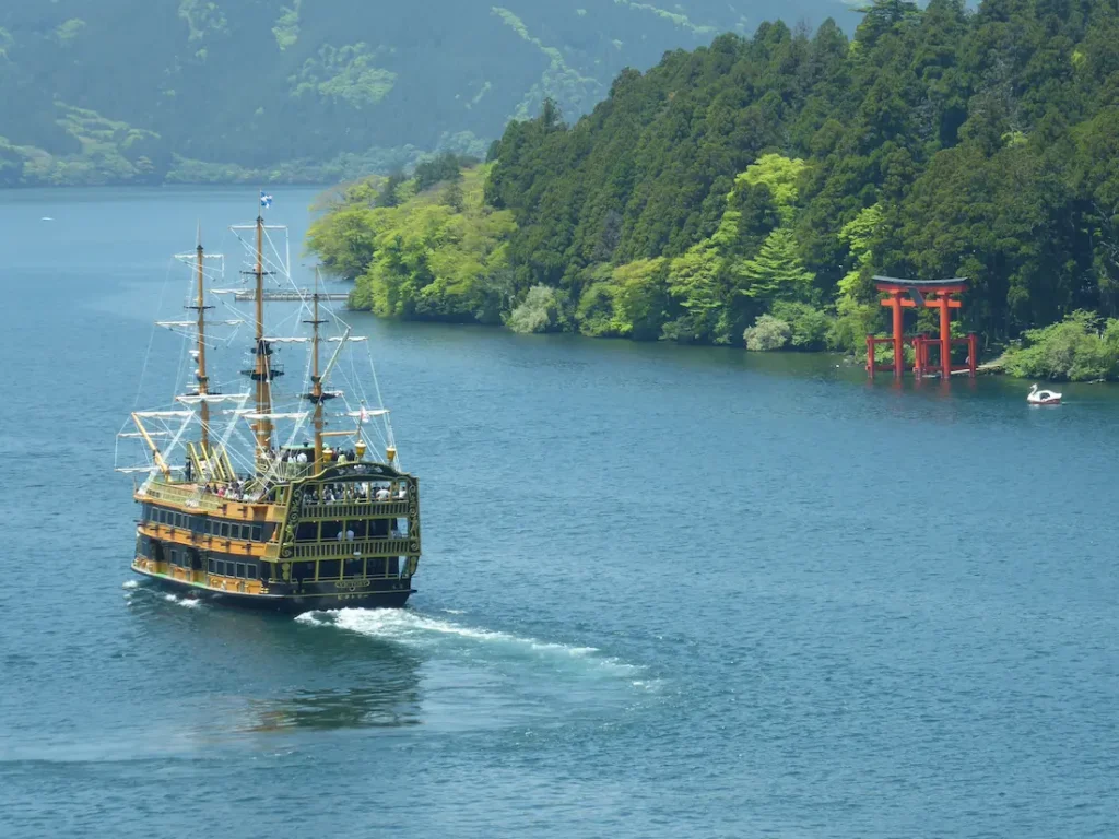 Lake Ashi pirate ship with children