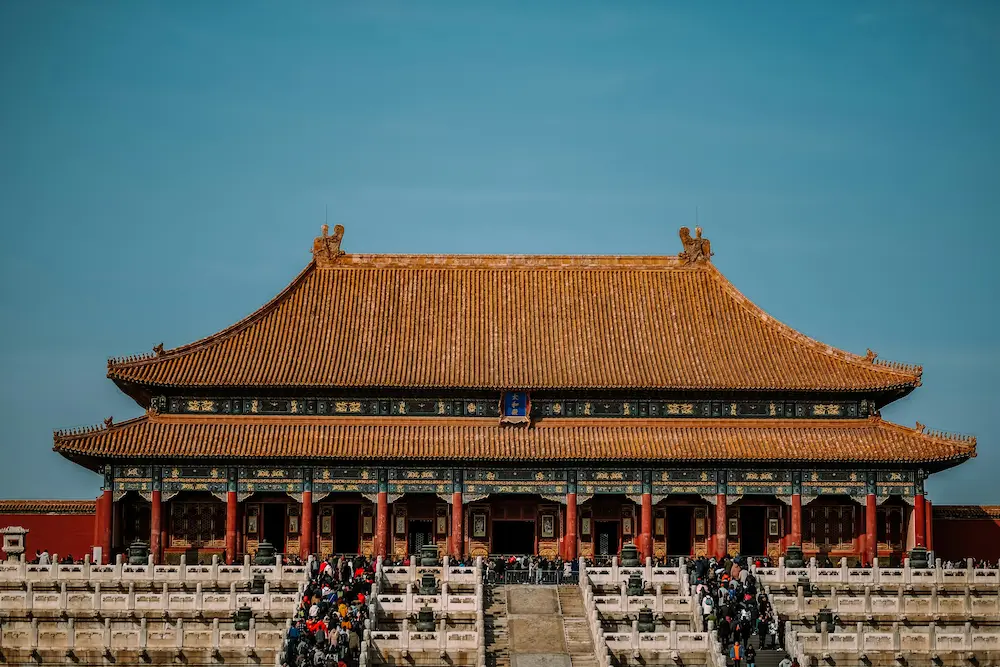 The local tourists' crowd at the Forbidden City. can be overwhelming for kids. 