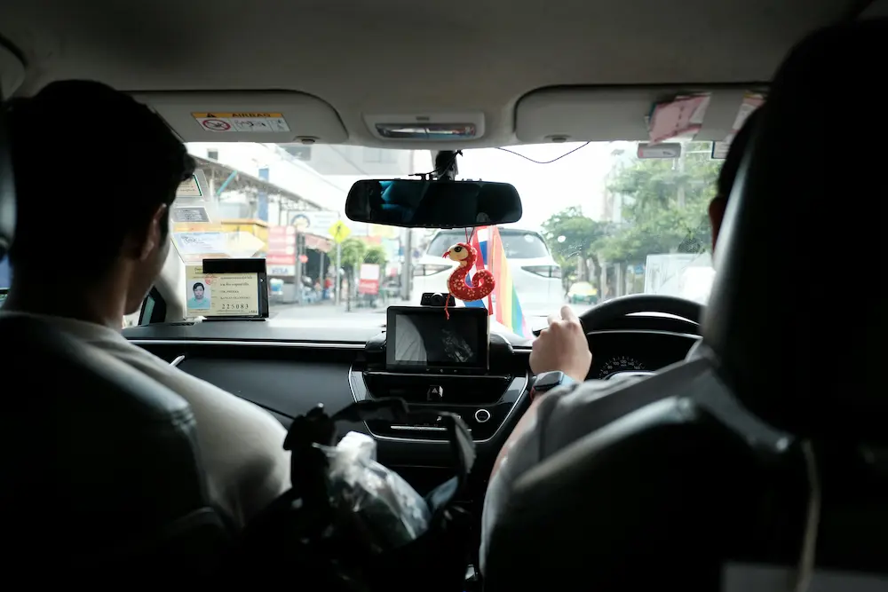 Bali private driver family car kids travel transport.