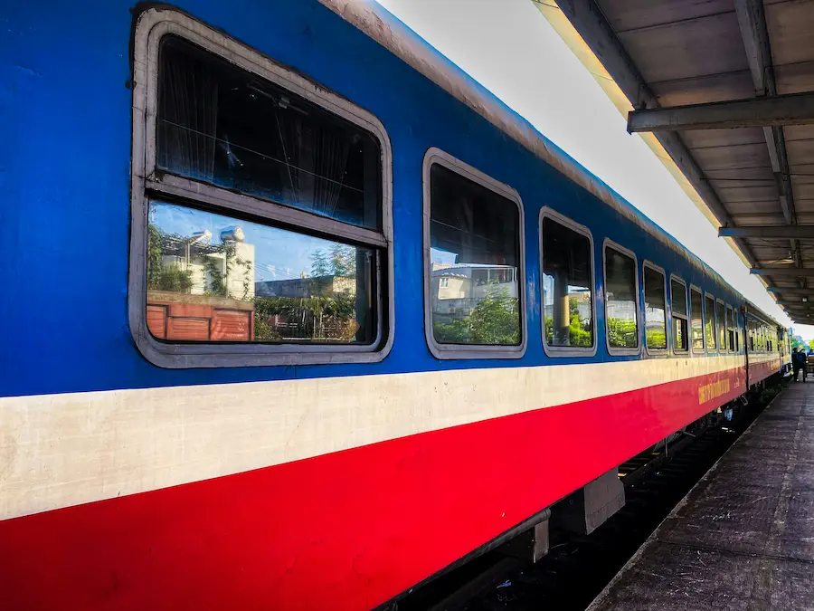 Vietnam sleeper train traveling between Hanoi and Da Nang with family-friendly cabins