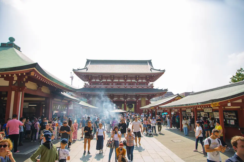 Roaming Crew family traveling in Asia with kids; here is a Japanese temple.