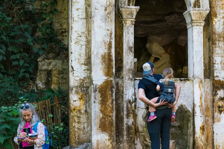 parents with kids traveling in asia